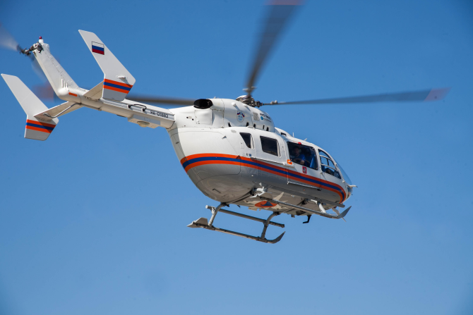 Впервые в России московские врачи решились транспортировать пациентку с аппаратом «искусственное легкое» на вертолете
